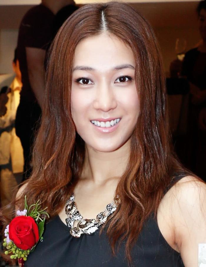 她是TVB“男神收割机”，钟嘉欣时隔3年推出新歌