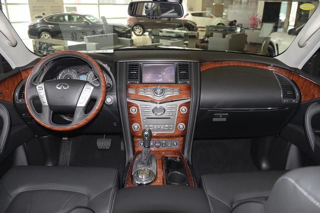 英菲尼迪QX80，日产顶级旗舰SUV，坐拥豪华气场，值得入手吗？