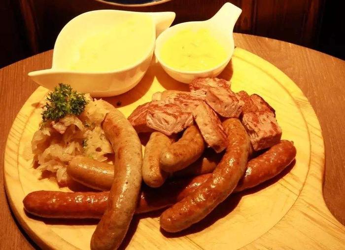 德国人的独特饮食习惯：多吃冷餐，一人每年能吃掉超80公斤面包！
