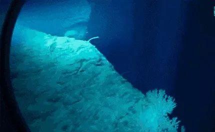 人类首次进入地球11034米深处，到底看到什么吓得他们差点掉头？