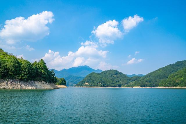 浙江省第二大人工湖，碧波荡漾风光如画，景色丝毫不输千岛湖