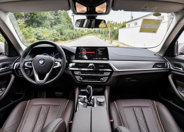 还执着于BMW 5？这车尺寸更大，最高降10万，7月销量暴涨71.8%