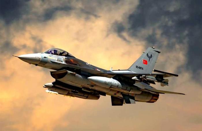 土耳其派战斗机去空袭叙利亚，半路遭到两架苏-35拦截，无功而返