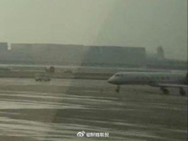 刚刚上海虹桥机场一公务机冲出跑道 官方：无人受伤 航班起降未受影响