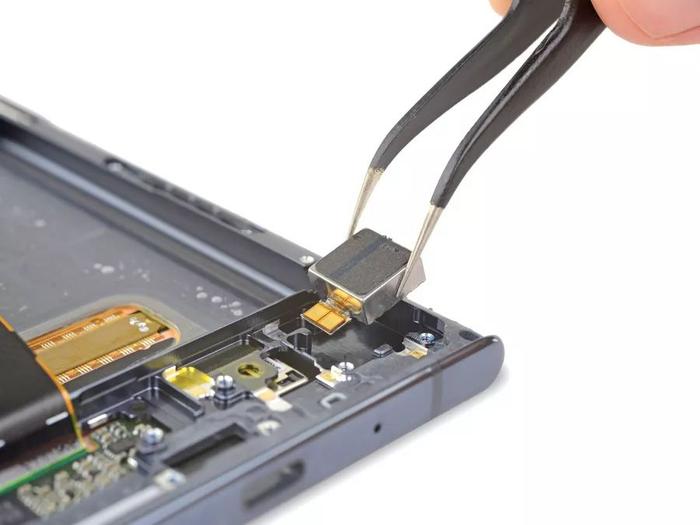 iFixit的Galaxy Note 10+ 5G版拆解报告：堆叠式主板，最终得分3/10