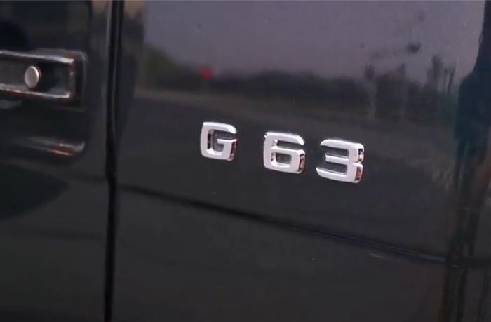 落地超300万的奔驰G63被提，4.5秒破百，车主是白富美，比车吸睛