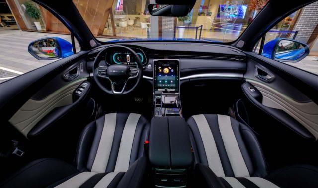 荣威RX5 MAX预售价14.98万起，是飘了还是真实力？