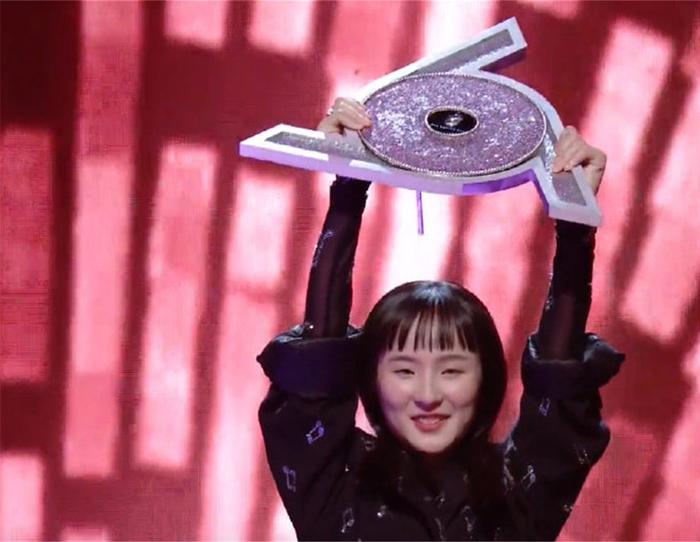 知情人透露，《明日之子3》张钰琪为夺最强厂牌，放弃出国读书