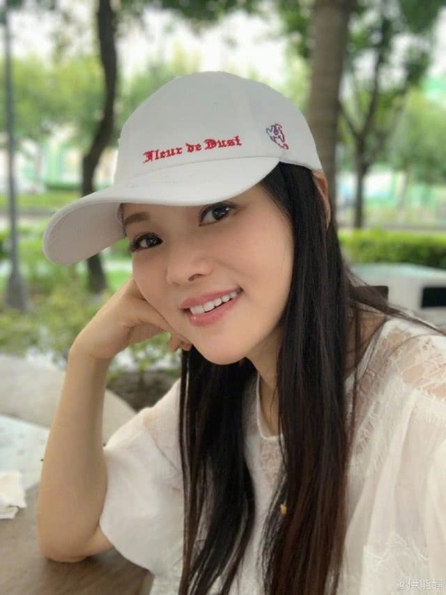 伊能静久违分享女儿近照，3岁米粒暴风长高，打扮时尚已现小长腿