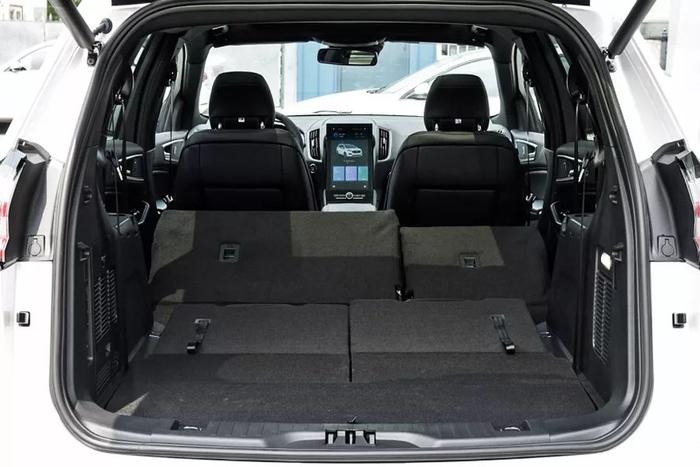 丰田汉兰达对比新款锐界，30万内硬实力中型SUV谁更值得入手？