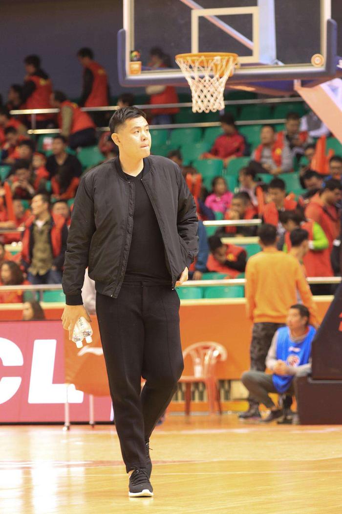 曹振华，从山东男篮走出来的青年队领队：为篮球，梦不熄
