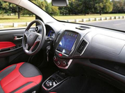 续航方面有着305km，电动容量为45kwh 的表现