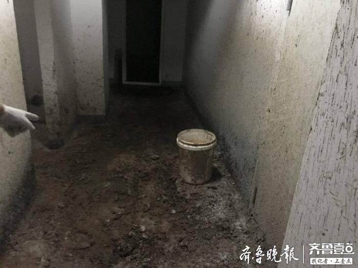 花20万装修的新房没住就成了“污水池”，开发商物业都说没责任