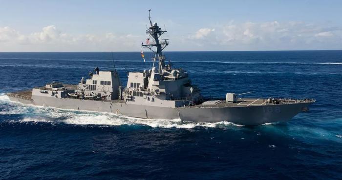 南部战区回应"美舰闯入南海岛礁12海里"