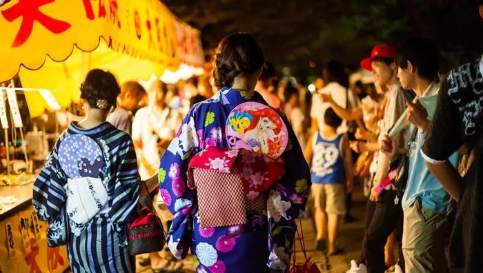 刷屏的日本夏日祭夜市，他们到底都在吃什么？