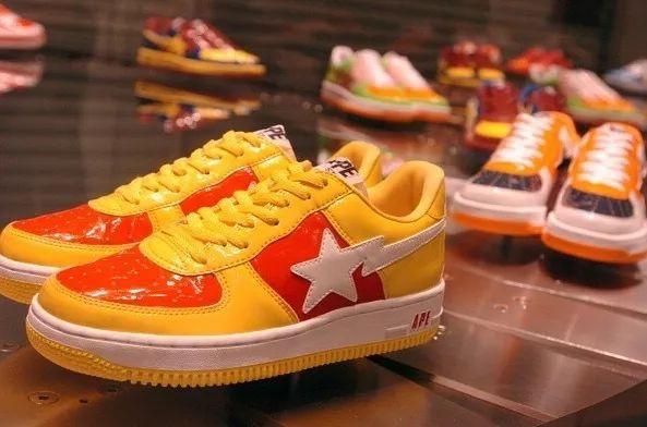 AF1、​BAPE STA领衔！这些相似鞋款你分得清吗？