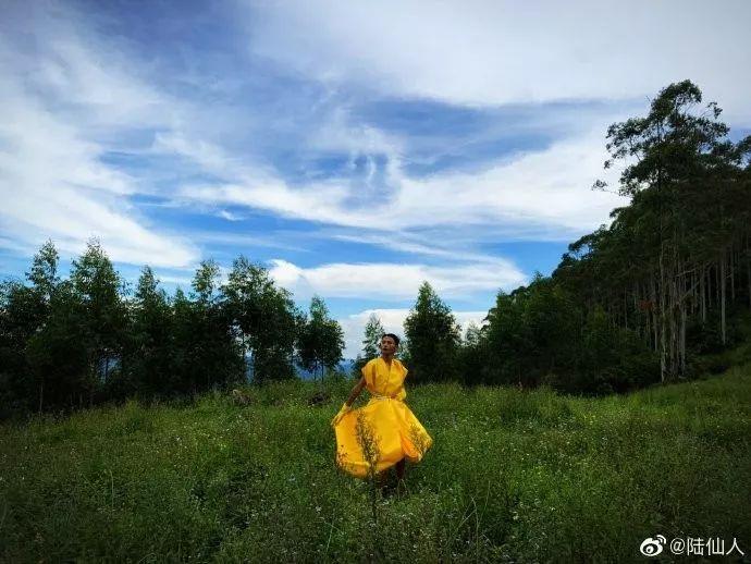 中国“乡村超模”时尚走秀，惊艳200万网友：这气场不输维密！