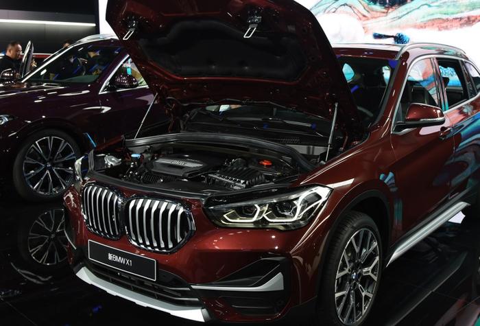 2019成都车展：配置和性能全面升级，BMW X1中期改款车发布