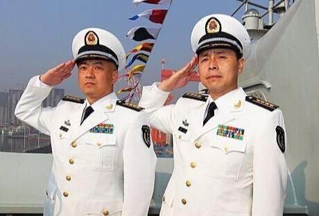 航空母舰的舰长一般是什么军衔？