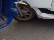 还有心拍视频，赶紧跑吧，除非它是克莱斯勒300C改的