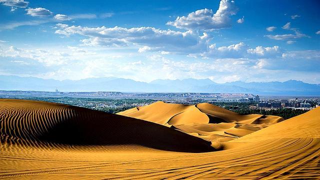 最靠近城市的沙漠，近距离接触是一种什么样的体验？