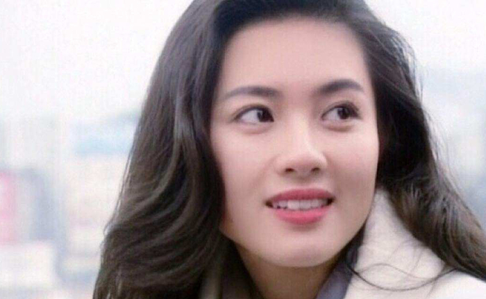 曾是香港身价最高艳星,还拿过影后大奖,却爆出二女共侍一夫丑闻