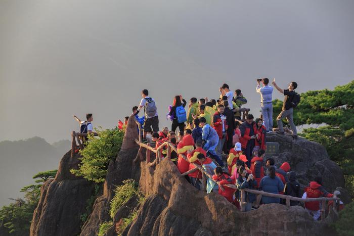 中秋登山赏秋热门景区TOP5：黄山风景区夺魁