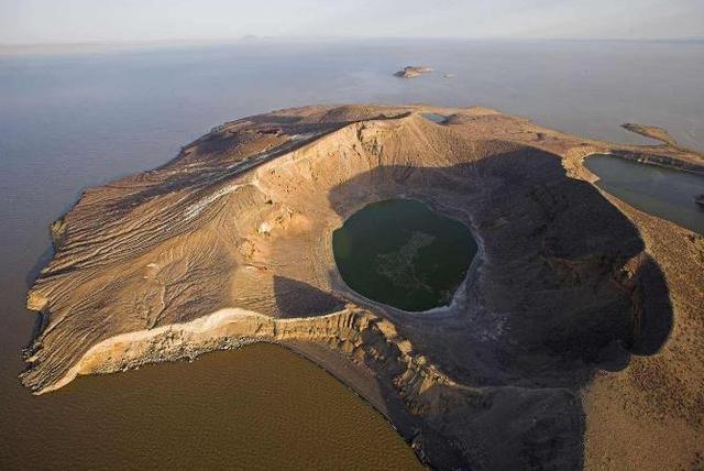 世界上最大的咸水湖之一，其古老的文化让它被称为”人类的故乡“