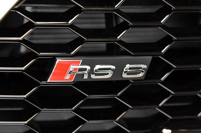 奥迪RS将推出插混车型，动力比肩保时捷，进一步彰显运动属性