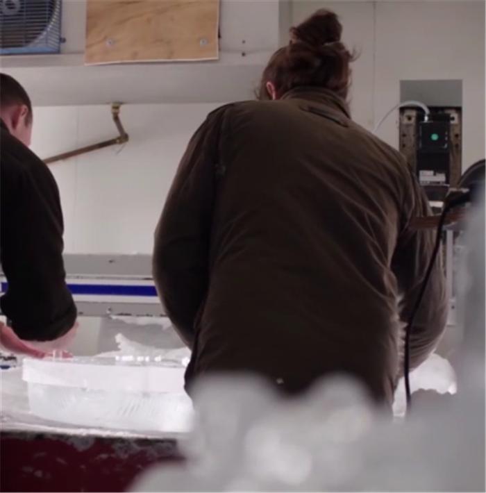 雷克萨斯请来冰雕大师，90天造“冰胎”，装在40万SUV上，还能跑