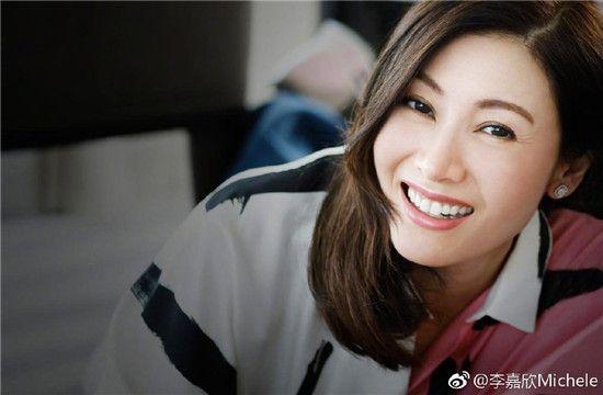 于正与李嘉欣共度中秋？49岁的嫦娥配得上顶级女神之称吗？