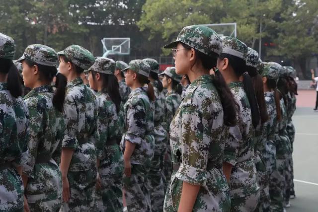 南阳师范学院：立正，请上好南师的第一节课