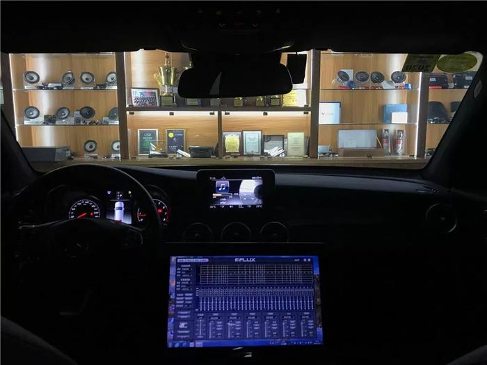 奔驰GLC300改装秀，泉州海林汽车音响展示给你看