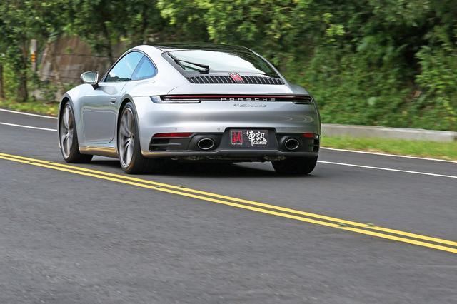 Porsche 911 Carrera 4S 性能进化