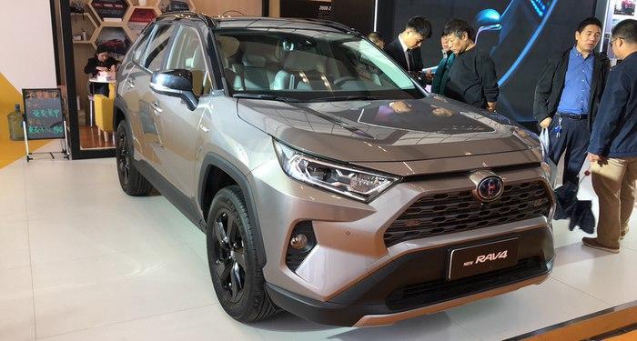 “小普拉多”来袭，轴距近2米7，油耗低至4.6L，还看途观、CRV？