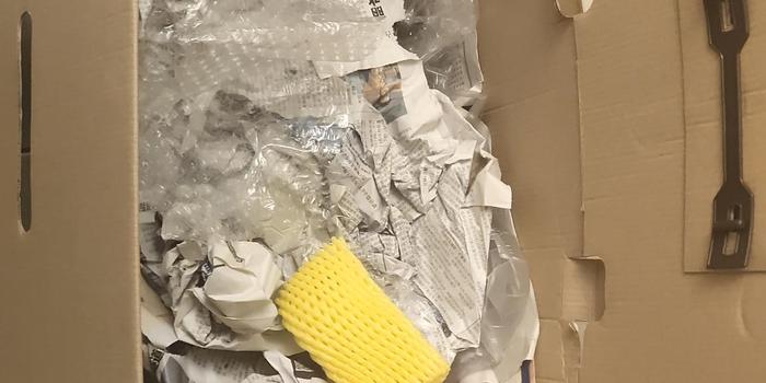 闲鱼交易过程中快递把物品损坏