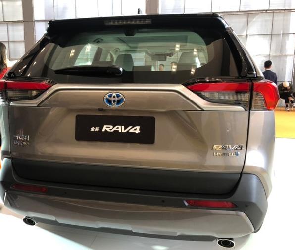 全新丰田RAV4或10月24日上市！配胎压监测+7安全气囊 搭载2.0L！