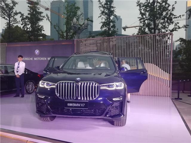 X7&8系&7系，BMW旗舰车型豪华阵容齐聚山城，共谱“极致之悦”