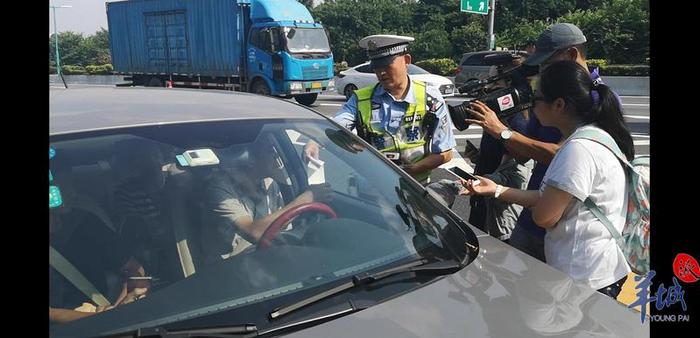 后排乘客不系安全带中招！广州交警：两个月高速路就有8人不系安全带死亡