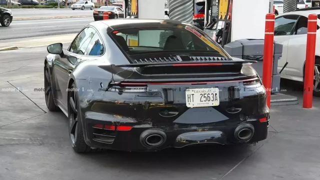 还是那么暴躁炸街，新911 Turbo低伪谍照