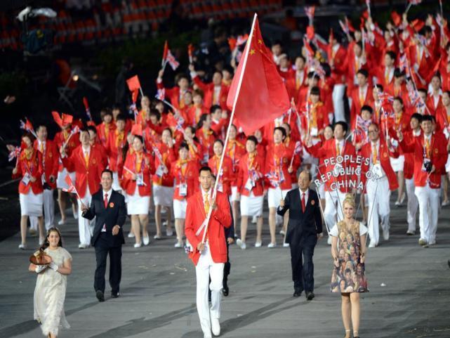 若易建联无缘东京奥运，中国代表团谁来当旗手？朱婷呼声高过孙杨