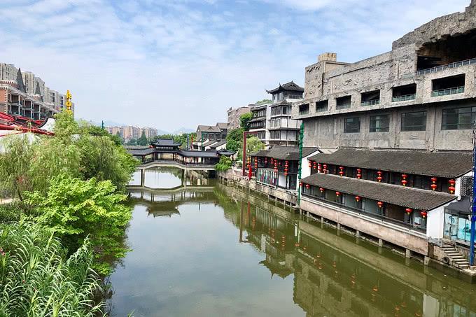 浙江“仿古”最成功的2个景区，拥有众明星坐镇，每年收入数十亿