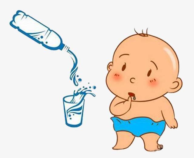 夏季宝宝喝水多，小心水中毒，每天这么喝水才安全