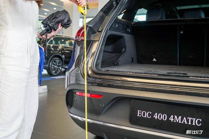 豪华品牌新能源车的做工如何 奔驰 EQC 对比奥迪 e-tron