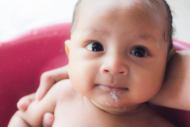 宝宝经常吐奶？可能是妈妈的喂养方式出了错，过来人建议很实用