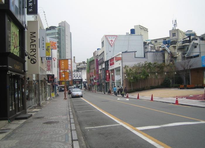 英国人评价亚洲街道：韩国整洁，泰国混乱，中国则是这四个字！