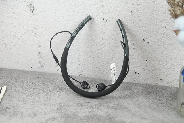 上手体验AKG N200nc入耳式蓝牙耳机：自适应降噪，真正好音质