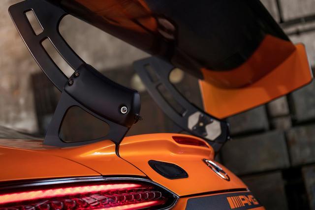 买不起欣赏一下系列奔驰2020款AMG-GT3发布，赛道明星王者归来