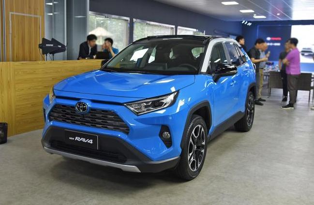 RAV4荣放部分车型开启预售！轴距2690mm预售20万元起 配2.0L