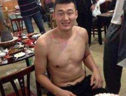 周琦卧推仅60KG？看NBA与CBA训练差距之大，而姚明当年到160KG